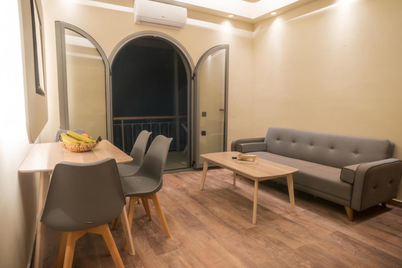 Seven Keys Luxury Suites Achílleion Eksteriør bilde