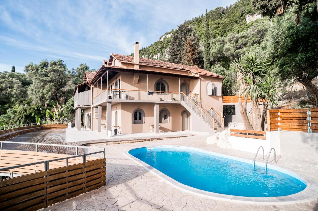 Seven Keys Luxury Suites Achílleion Eksteriør bilde