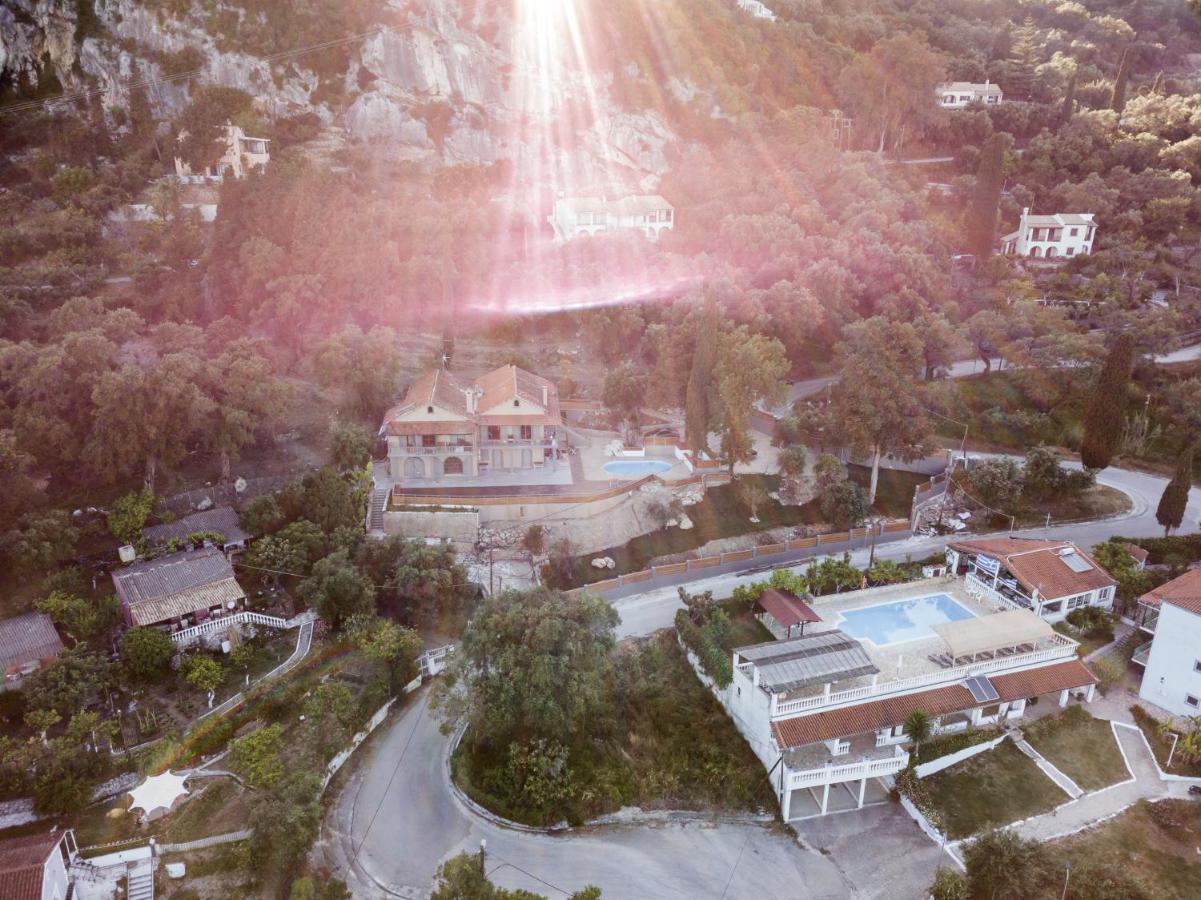 Seven Keys Luxury Suites Achílleion Eksteriør bilde