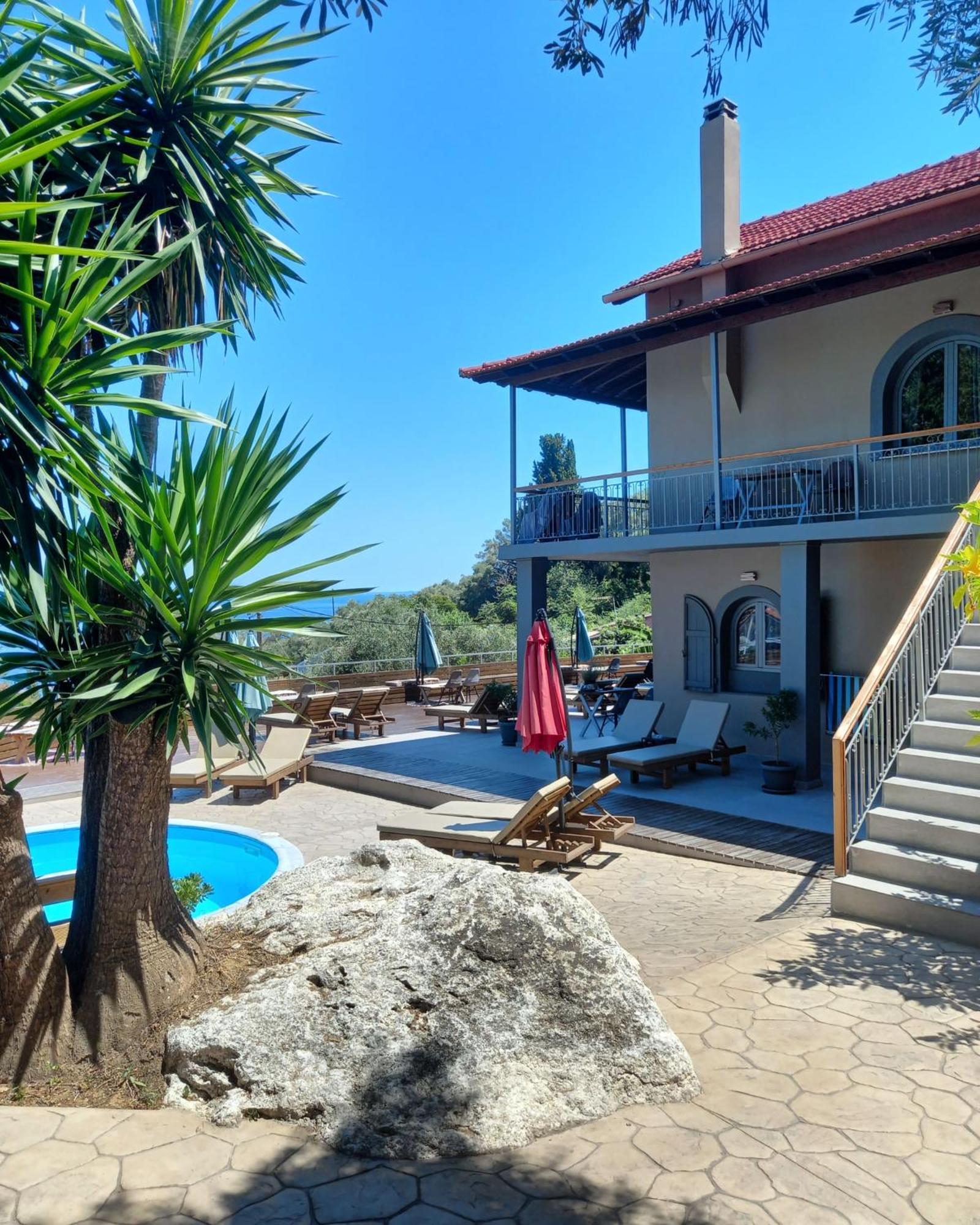 Seven Keys Luxury Suites Achílleion Eksteriør bilde